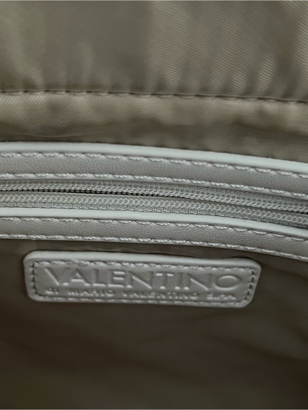 Valentino by Mario Valentino Margaritas White Quilted Chain Shoulder Bag - Picture 5 of 15